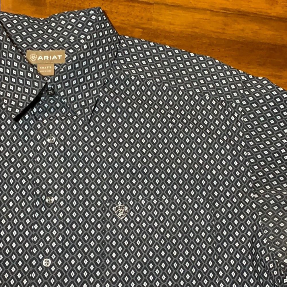 Ariat Men’s XXL Button Down Shirt Diamond Pattern